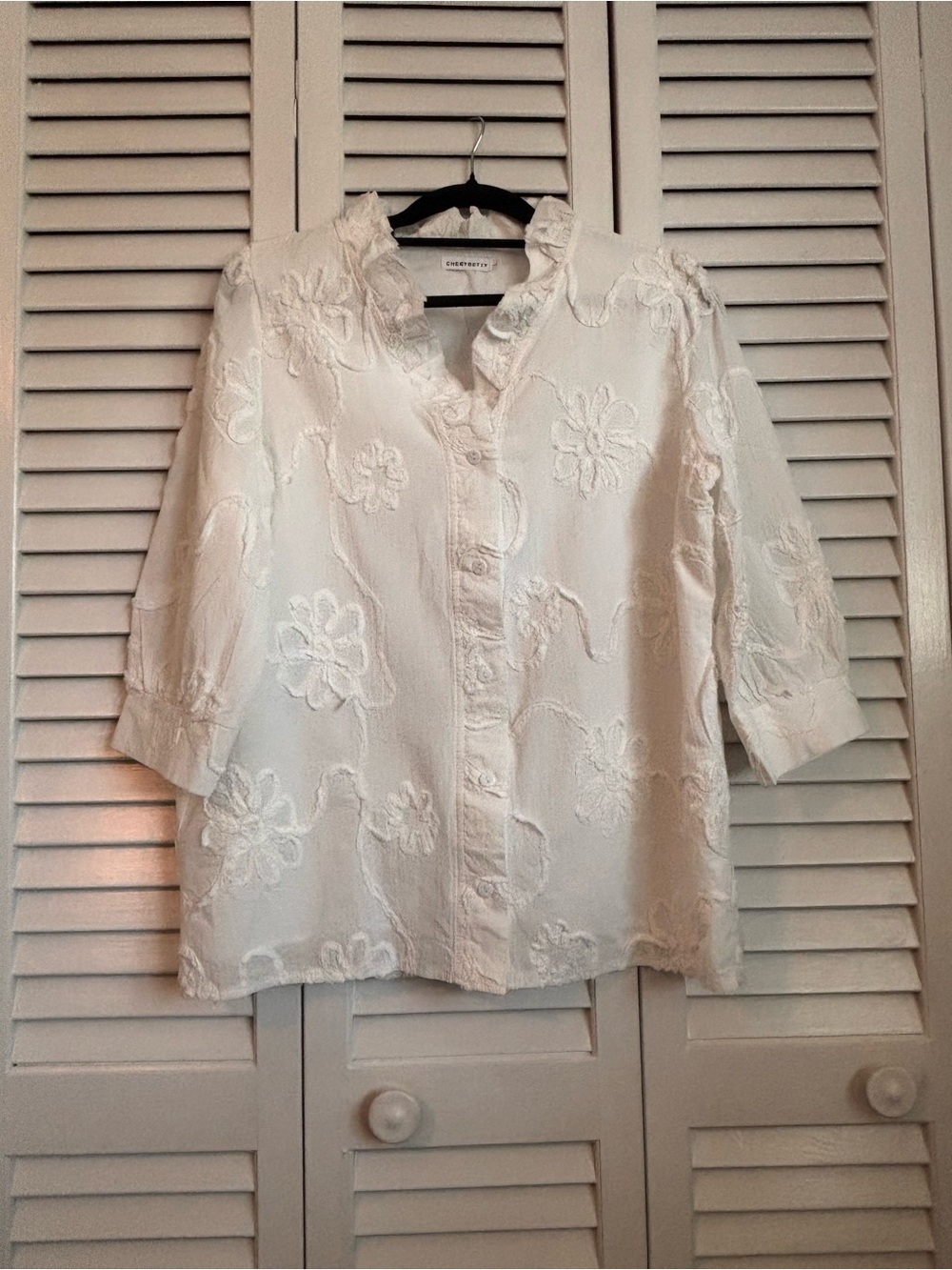 Knockout Cherybetty Cotton White Embroidered Button Front Shirt Ruffle Collar